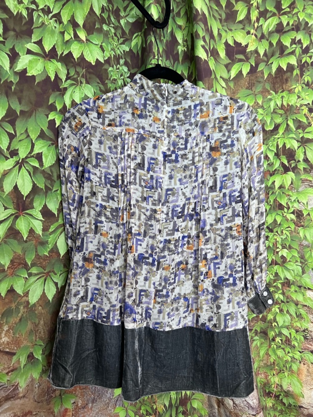 VINTAGE AUTHENTIC FENDI Watercolor Silk Abstract Blouse, XS - Picture 9 of 16